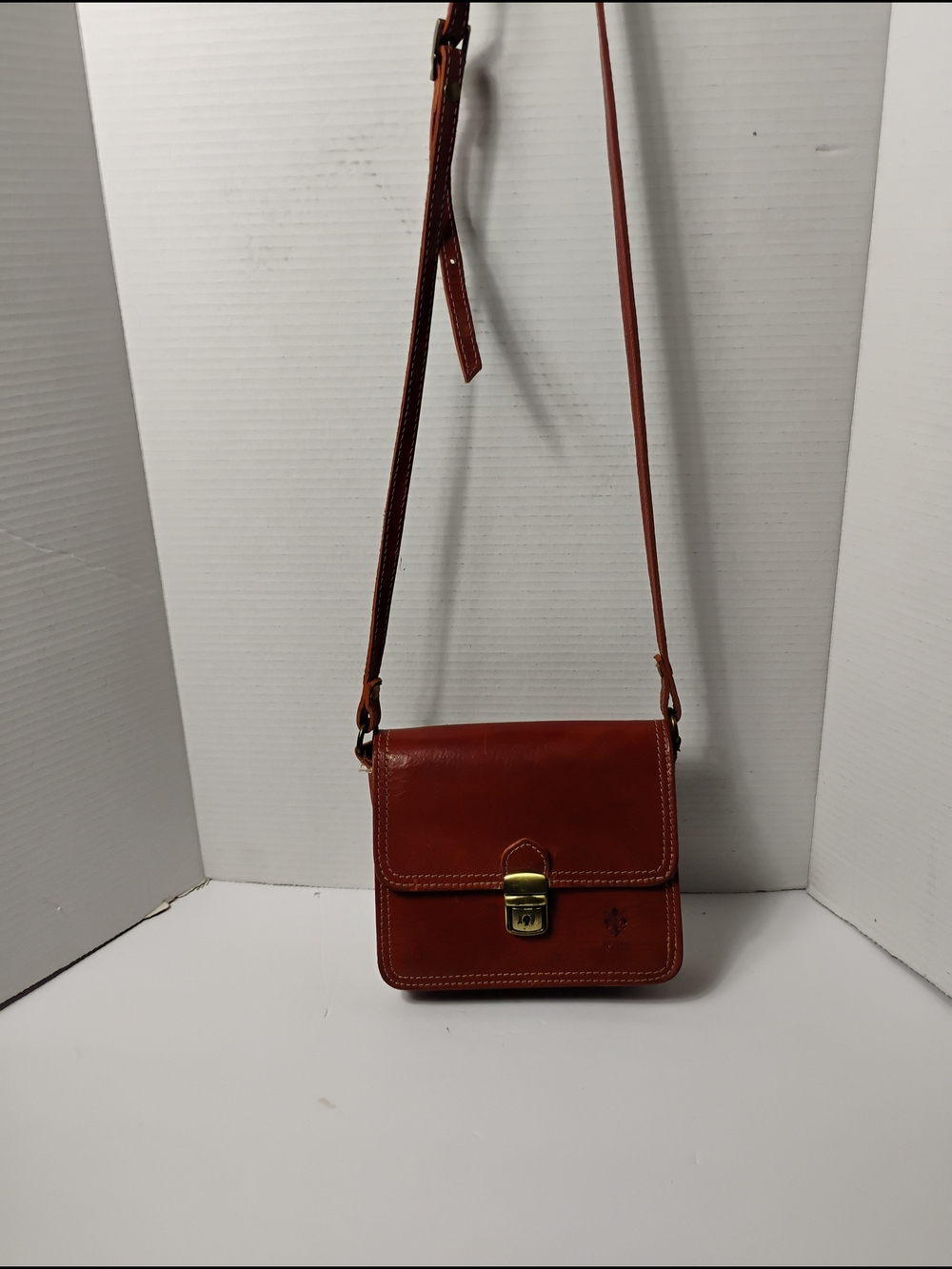 Florence Made In Italy.Classic Rust Leather Crossbody Bag - Women's